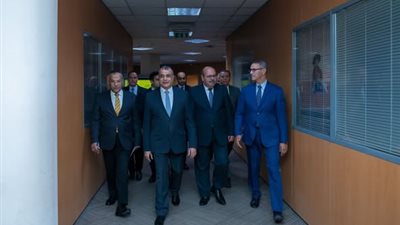  وزير الدولة للإنتاج الحربي يتفقد شركة TUYA Technology لنظم المعلومات 