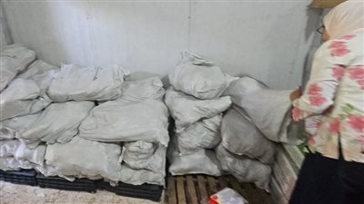 بالصور.. «تموين الأقصر» تضبط 682 كيلو دواجن فاسدة 