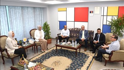جامعة عين شمس ومحافظة القاهرة تبحثان التعاون في مجالات التطوير والتنمية المجتمعية