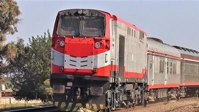 «النقل» تكشف تفاصيل توقف قطار بمحطة تلا لغياب مشرفه.. وقرار صارم بشأنه