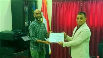 بالصور.. تكريم الموظفين المثاليين عن شهر يونيو بمركز البياضية بالأقصر