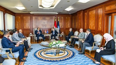 رئيس قناة السويس يبحث مع رئيس الخط الملاحي التركي «ALCOR» زيادة معدلات عبور سفنه