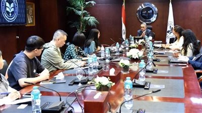 الهيئة العامة للاستثمار تبحث سبل نقل سلاسل الإنتاج الصينية بقطاع الملابس لمصر