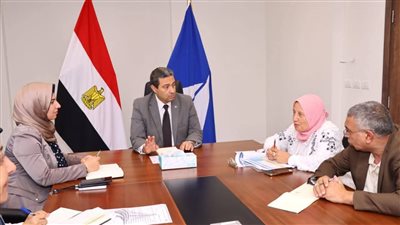 محافظ دمياط يناقش الموقف الخاص بمشروعات الطرق والكباري 