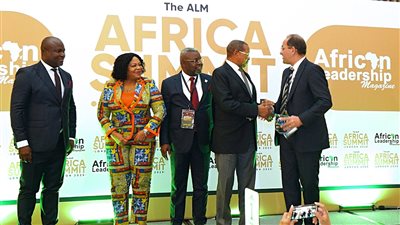 احتفاء دولي في لندن بـ«أحمد كجوك».. أفضل وزير مالية في إفريقيا لعام 2025 (صور) 