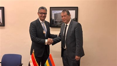 وزير التموين يبحث مع وزير التجارة في موريشيوس فرص التعاون في توريد السلع الأساسية