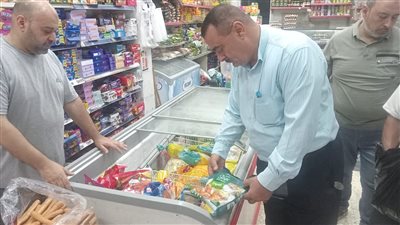 ضبط كميات ضخمة من المياه المقلدة في رأس البر قبل تسويقها