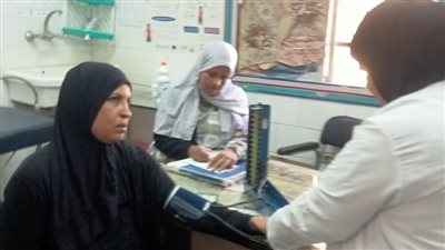 بالصور.. «صحة الأقصر» تكثف حملات المسح الخارجية لفحص المواطنين طبيًا
