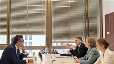 وزير التموين يلتقي رئيسة هيئة الرقابة على حماية حقوق المستهلك والصحة العامة الروسية