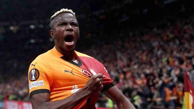 المحاولة الأخيرة.. الهلال السعودي يتفاوض مع أوسيمين للمرة الأخيرة