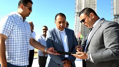 مدبولي يتفقد أعمال مشروعات أبراج الداون تاون وداون تاون لاجون بمدينة العلمين الجديدة