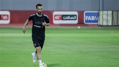 تقارير: «عبدالقادر» مصمم على الخروج من الأهلي بعرض جديد