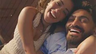 آية سليم تروج لأغنيتها مع تامر حسني «حبك لو غلطة».. وتعلق: كان حلم طفولت