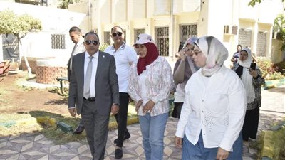 محافظ بورسعيد يتفقد مكتبة الطفل ويوجه بسرعة تطويرها والحديقة الملحقة 