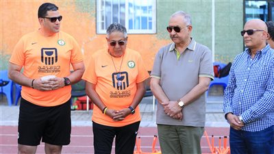 رئيس البنك الأهلي يجتمع بالجهاز الفني ولاعبات الفريق الأول للكرة النسائية 