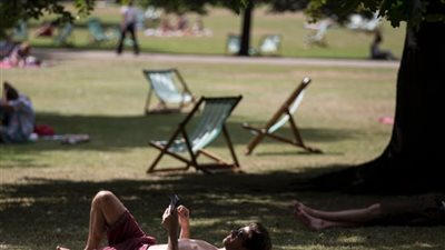 ما مخاطر العمل خلال موجة الحر؟