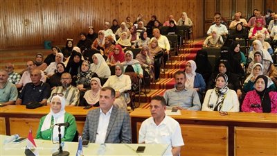 مدير «تعليم دمياط» يتابع ورش عمل مكثفة لمعلمي اللغة العربية