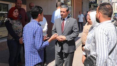 محافظ دمياط يتابع مستجدات الموقف التنفيذى بالشارع الحربى