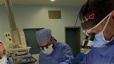 مستشفى جامعة سوهاج تنقذ ذراع طفلة من ورم نادر