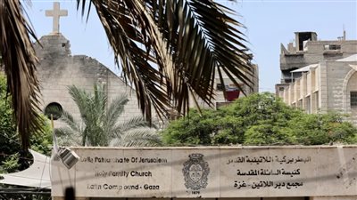 تأوي نازحين.. بطريركية الروم الأرثوذكس بالقدس تدين قصف إسرائيل كنيسة «العائلة المقدسة»