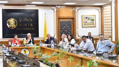 نائب وزير الصحة تبحث مع رئيس جامعة المنيا خفض معدلات الولادة القيصرية