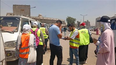 الكشف على 202 من سائقى المركبات الثقيلة وسيارات السيرفيس فى أسوان