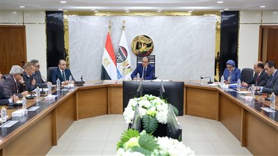 وزير قطاع الأعمال يجتمع بمجلس إدارة شركة النصر للإسكان والتعمير 