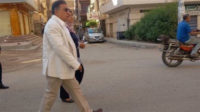 جولة مفاجئة بطلخا.. محافظ الدقهلية يشكر عمال النظافة ويوجه بإزالة مخالفات الأبراج 