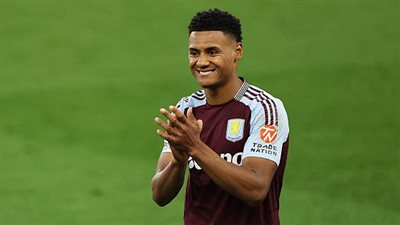 مانشستر يونايتد يطارد توقيع واتكينز.. والعقبة مالية