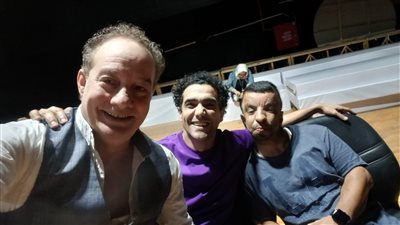 تامر الخطيب يشارك في مسرحية 