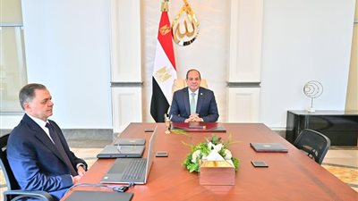 الرئيس السيسي يجتمع مع وزير الداخلية