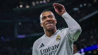 مبابي يتفوق على عشرة نجوم بقيادة جريزمان ورونالدو فى قائمة أغلى المهاجمين 