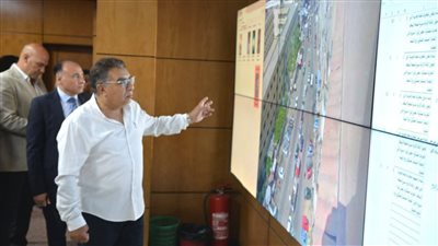 محافظ الدقهلية يتابع الحالة العامة للميادين والشوارع من خلال الشبكة الوطنية للطوارئ 