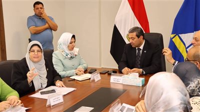 محافظ دمياط يرأس اجتماعًا لمناقشة آخر المستجدات بملف منظومة التأمين الصحي الشامل