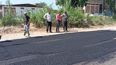 عقب تعدد الشكاوي.. استكمال ترميم قطوعات طريق 5 حديث بدمياط 