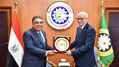 محافظ الدقهلية يكرم المستشار إبراهيم عبدالجواد بمناسبة انتهاء فترة عمله بالدقهلية