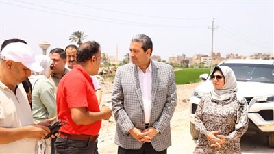 محافظ دمياط يتابع الموقف التنفيذي لأعمال رصف طريق قرية كفر سليمان