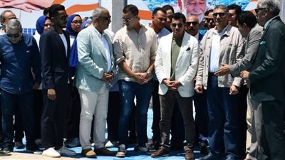 وزير الشباب والرياضة ومحافظ الجيزة يفتتحان حمام سباحة نُزل الشباب الدولي