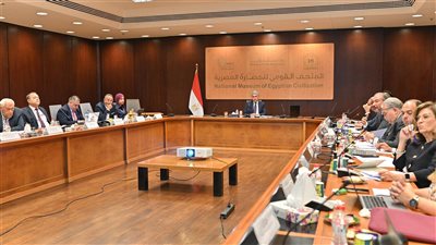 وزير السياحة والآثار يستمع لموجز عن أداء المتحف القومي للحضارة ونسبة الإيرادات التي حققها منذ افتتاحه