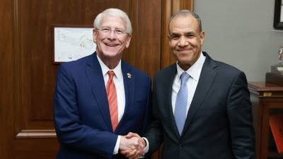 وزير الخارجية يلتقي السيناتور روجر ويكر بمجلس الشيوخ الأمريكي