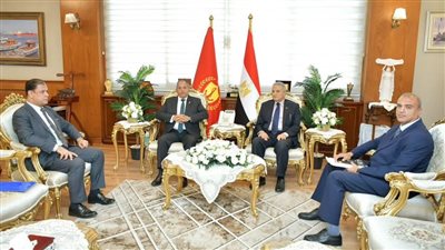 محافظ بورسعيد يستقبل مدير صندوق مكتبات مصر العامة لمناقشة مشروعات التعاون المستقبلية