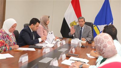 محافظ دمياط يرأس اجتماع لجنة إدارة الإعلانات 