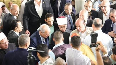 وزير الأوقاف ينظم حلقة ذكر وصلاة على النبي عقب صلاة الجمعة