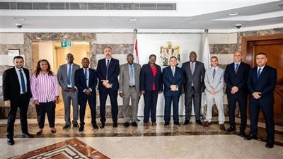 البنك المركزي المصري يستقبل وفدًا كينيًا للتعرف على تجربته الرائدة في مجال الأمن السيبراني