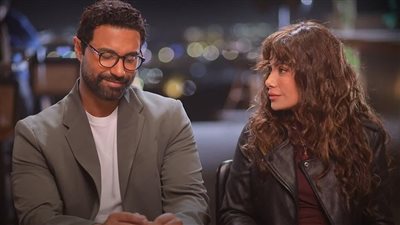 كريم فهمي يوجه رسالة حب لجمهوره عن مسلسل 220 يوم من الساحل الشمالي