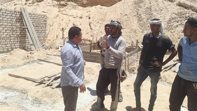 بالصور.. إحباط محاولة بناء مخالف ومصادرة أعمال البناء في الأقصر