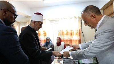 مفتي الجمهورية يُدلي بصوته في انتخابات مجلس الشيوخ