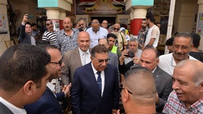 محافظ الدقهلية يتفقد سير العملية الانتخابية في لجان مجلس الشيوخ بمدارس بالمنصورة