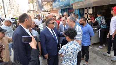 محافظ الدقهلية في جولة ميدانية بشوارع المنصورة: لا تهاون مع الإشغالات 