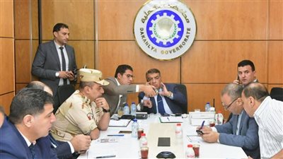 محافظ الدقهلية يتابع سير العملية الانتخابية من غرفة العمليات المركزية 